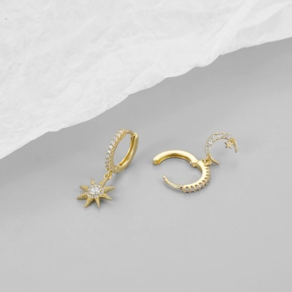 *NEW Gold Diamond Moon Star Huggie Hoop Earrings - Picture 6 of 8